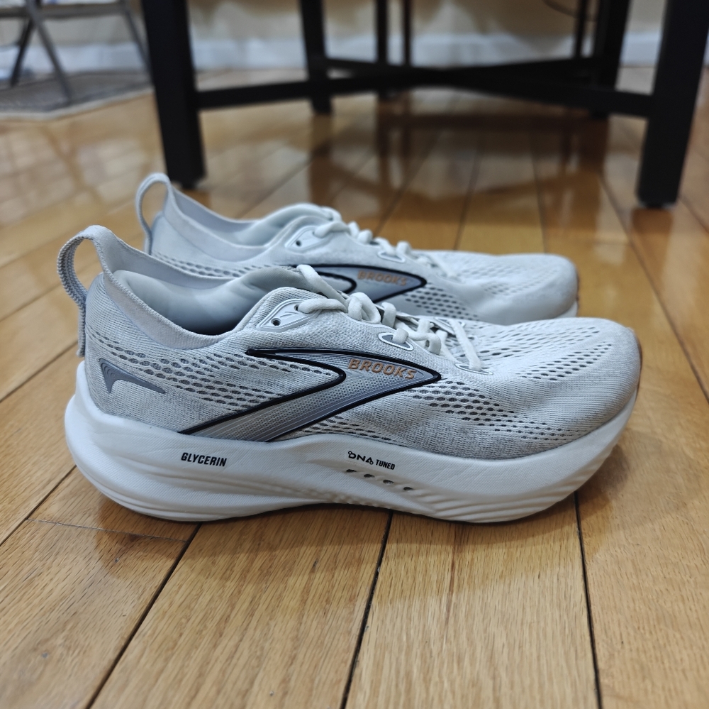 Brooks Womens Glycerin 22 1204341B135 White Running Shoes Sneakers Size 8 B